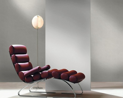 Lounge Sessel mit verchromtem Gestell und Stehlampe