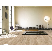 Sol vinyle chêne Memory poncé plancher de maison de campagne liaison clipsée 1209 x 225 x 5.3 mm