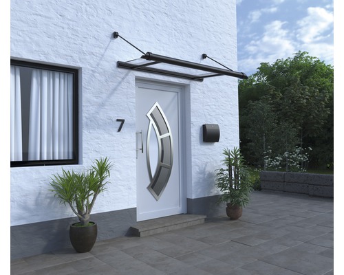 Eingangsbereich eines Hauses mit Türvordach