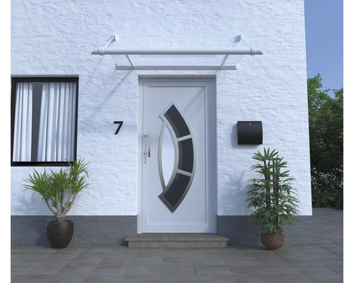 Hausfassade mit Haustür, Briefkasten und Vordach