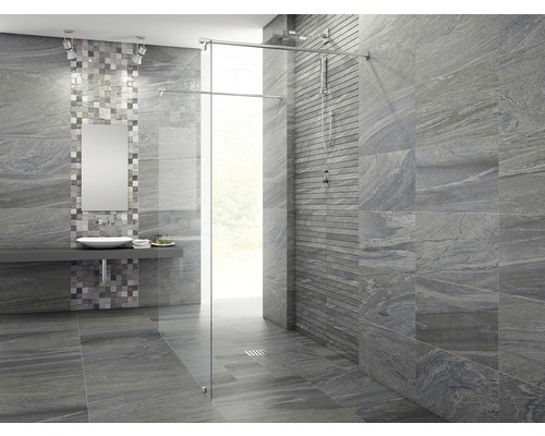 Modernes Badezimmer mit grauen Fliesen, Waschbecken und Duschkabine aus Glas.