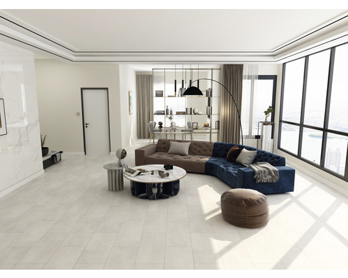 Modernes Wohnzimmer mit Ecksofa, Couchtisch und grossem Fenster