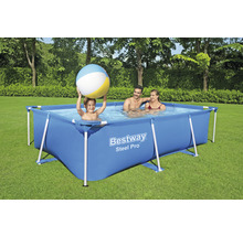 Piscine tubulaire Bestway Steel Pro avec famille dans le jardin