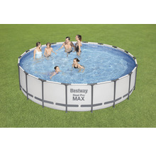 Piscine hors sol ronde avec famille dans le jardin