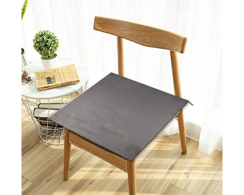 Chaise en bois avec coussin d''assise gris