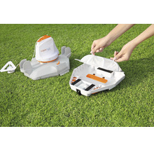 AquaGlide Poolreiniger mit Behälter auf Gras