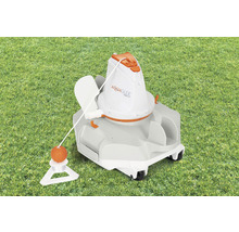 Poolreinigungsroboter auf Rasenfläche