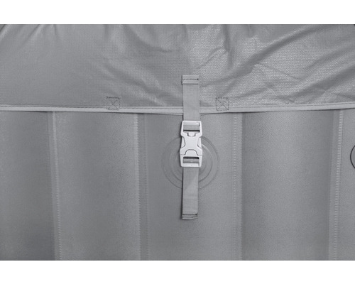 Detailansicht einer Abdeckung mit Schnalle