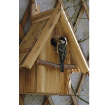Vogelhaus aus Holz mit Meise