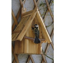 Vogelhaus aus Holz mit Meise
