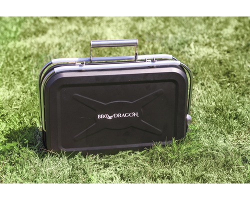 BBQ Dragon tragbarer Holzkohlegrill auf Rasen