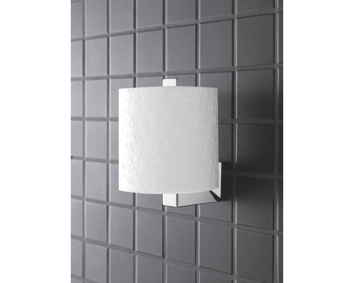 Applique murale avec abat-jour sur carrelage mural