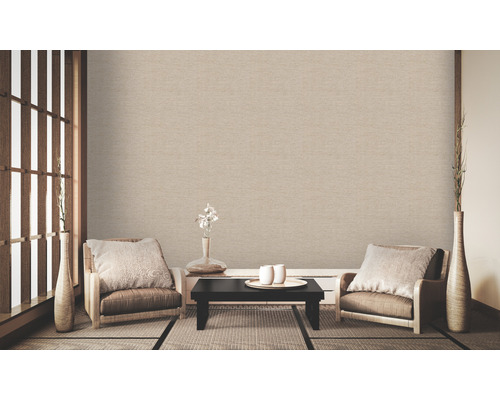 Pièce claire avec papier peint textile et design asiatique