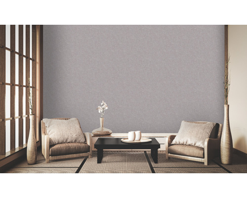 Mur peint dans une pièce avec des meubles de style japonais en arrière-plan