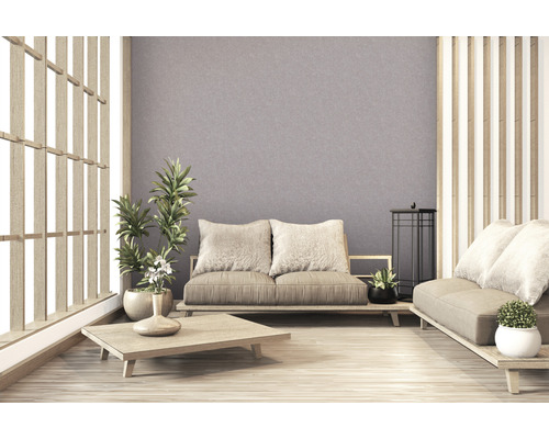 Salon lumineux de style japonais avec des meubles en bois et des plantes d''intérieur