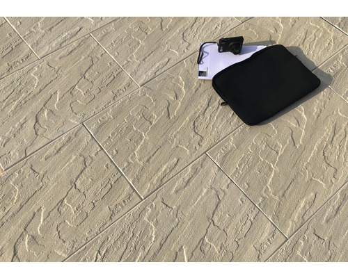 Dalles de terrasse aspect pierre naturelle et accessoires