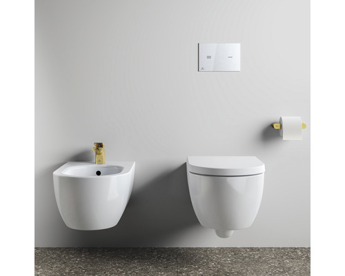 Modernes Badezimmer mit Bidet, Wand-WC und Betätigungsplatte