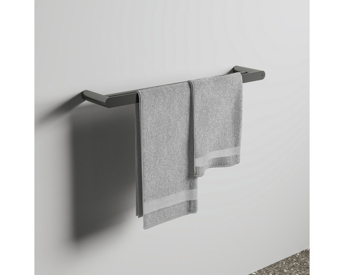 Porte-serviettes avec deux serviettes grises