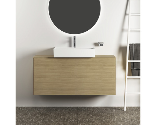 Modernes Badezimmer mit Waschtischunterschrank, Aufsatzwaschbecken und runder Spiegelbeleuchtung