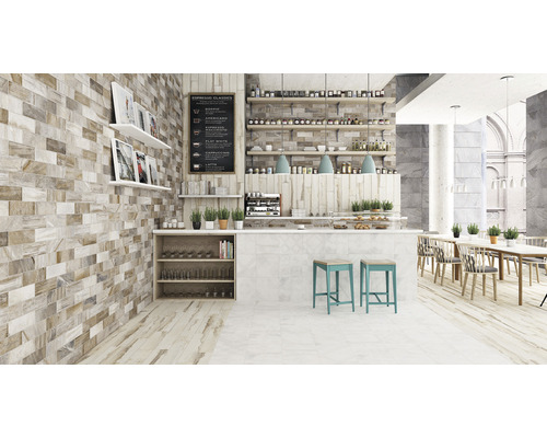 Intérieur d''un café avec carrelage au sol, carreaux muraux et comptoir