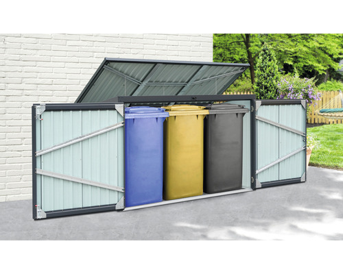 Box pour poubelles avec trois poubelles devant un mur de maison