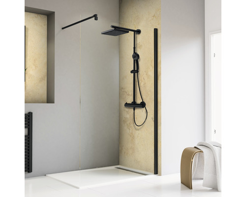 Douche à l''italienne avec robinetterie de douche noire et receveur de douche blanc