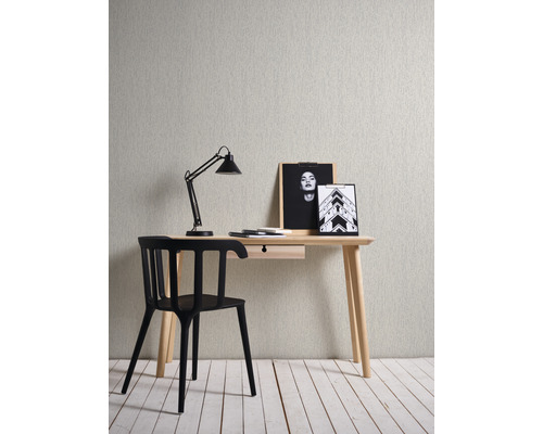 Bureau avec bureau, chaise et décoration