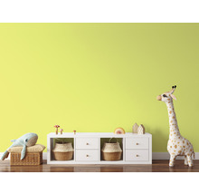 Chambre d''enfant avec jouets, commode et décoration