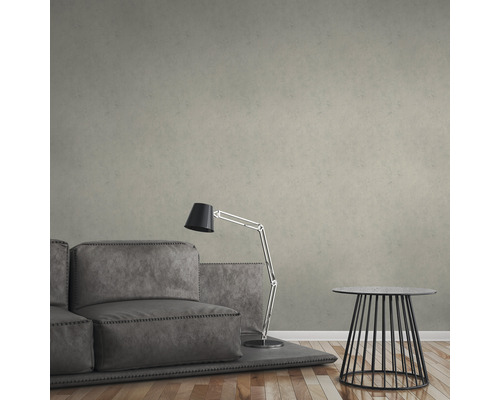 Salon avec canapé, lampadaire et table d''appoint