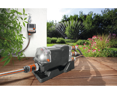 Système d''arrosage de jardin avec commande numérique et plusieurs raccords pour tuyaux d''arrosage