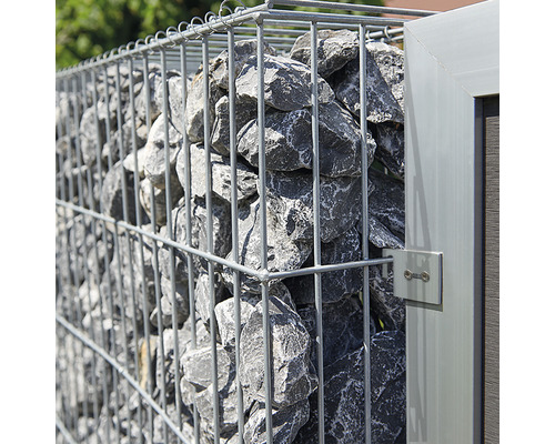 Gabione gefüllt mit Steinen als Sichtschutz