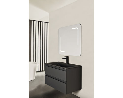 Salle de bain avec meuble sous-lavabo, vasque à poser et miroir avec éclairage