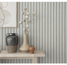 Panneaux muraux décoratifs en bois avec des vases sur une table