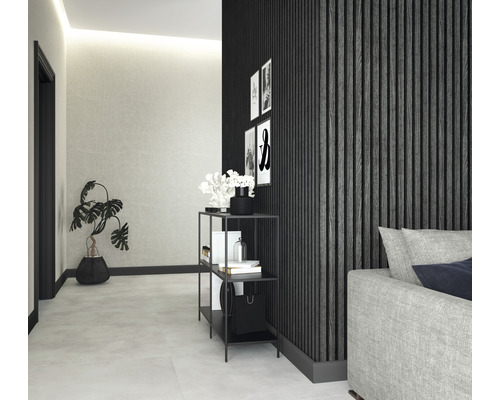 Flur mit Garderobe, Wandpaneelen und dekorativen Elementen für ein stilvolles Wohnambiente