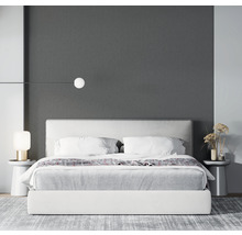 Modernes Schlafzimmer mit Bett, Nachttischen und Beleuchtung