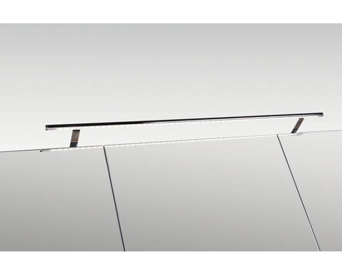 Lampe LED en métal au-dessus d''un miroir