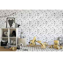 Chambre d''enfant avec papier peint, jouets et meubles de rangement