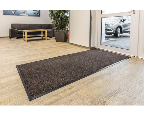 Fussmatte im Innenbereich vor einer Tür