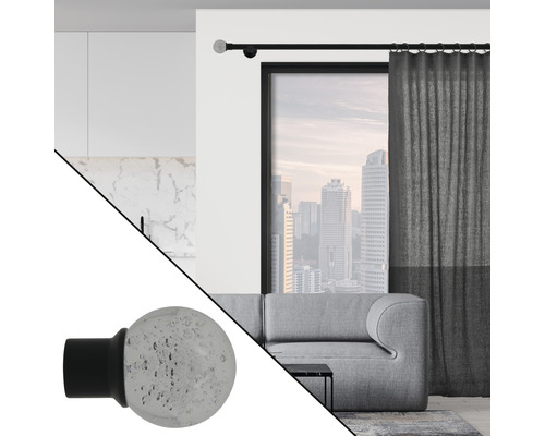 Vorhangstange mit Endstück in Kugelform vor Fensterfront