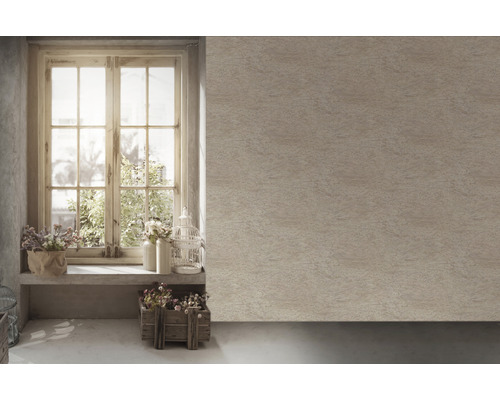 Raumansicht mit Fenster und Wandfliesen