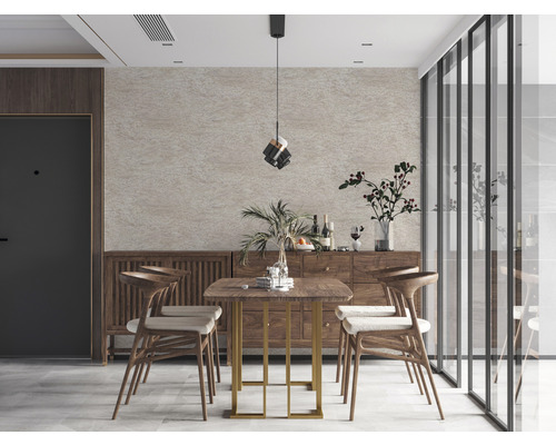 Esszimmer mit Holztisch, Stühlen und Sideboard in hellem, modernem Design.