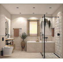 Badezimmer mit Toilette, Waschbecken, Spiegel, Badewanne und Duschkabine