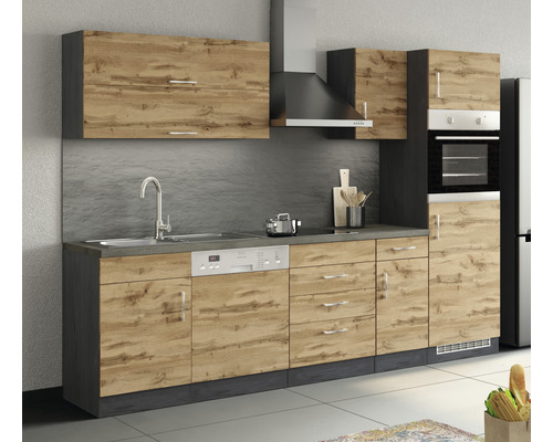 Komplette Küche mit Spüle, Geschirrspüler, Herd und Dunstabzugshaube