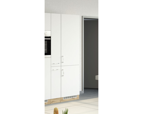 Meuble de cuisine avec façades blanches et socle brun clair