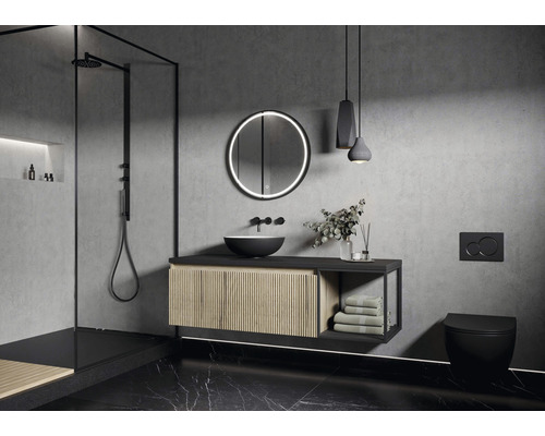 Badezimmer mit Dusche, Waschtisch, Spiegel und Toilette in dunklem Design