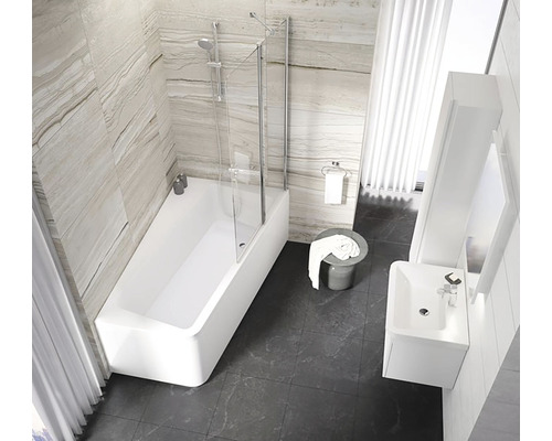 Salle de bain moderne avec baignoire, paroi de douche et lavabo