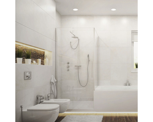 Salle de bains moderne avec douche, baignoire, toilettes et bidet