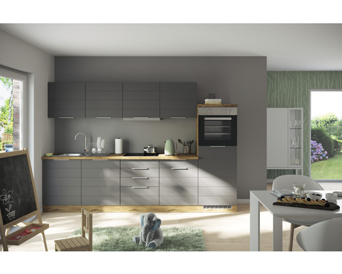 Cuisine moderne avec armoires grises, détails en bois et coin repas