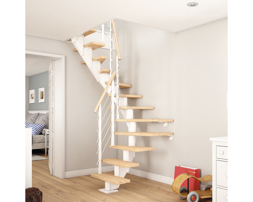 Wendeltreppe aus Holz und Metall im Kinderzimmer