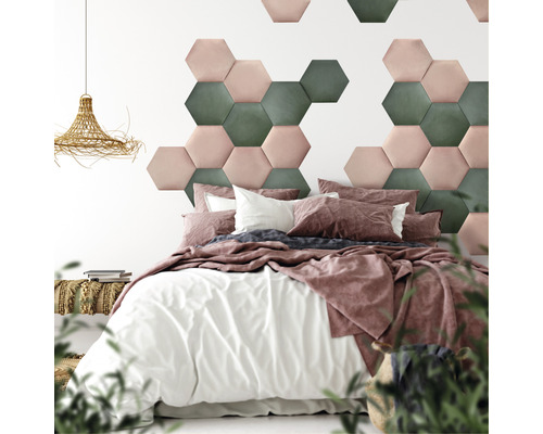 Chambre à coucher avec panneaux muraux hexagonaux, lit et lampe